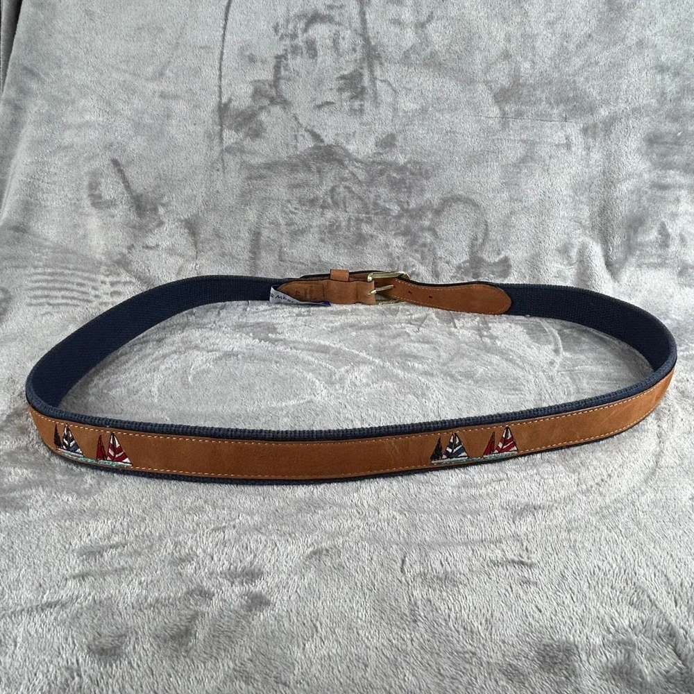 West Marine Mens Sailboat Embroidered Leather Canvas Belt Navy Tan Size 44 Brass